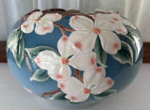 Franz Porcelain Autumn Memories, Dogwood Flower Vase XP1888 Kuei Mei Large 9"